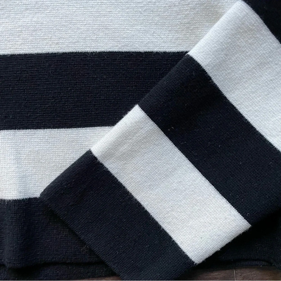 Zara Women’s Small Cropped Black  and White Polo Collar Shirt - Picture 3 of 8